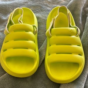 UGG WOMENS Sport yeah sandal KEY LIME